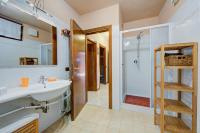 A bathroom at Casa Angiolina Lake And Mountain View - Happy Rentals