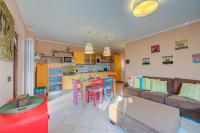 A kitchen or kitchenette at Casa Angiolina Lake And Mountain View - Happy Rentals