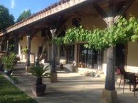 Ogród w obiekcie Domaine des Granges Neuves