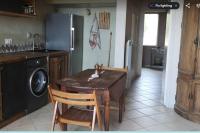 Kuchyňa alebo kuchynka v ubytovaní Lovely 1-Bed Apartment literally on the beach