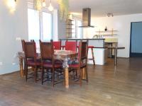 Posedenie v ubytovaní Grand appartement paisible et confortable