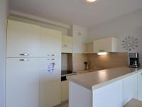 Kuchnia lub aneks kuchenny w obiekcie Residence du Château de Jouarres, Azille - Apartment 6 pers with balcony