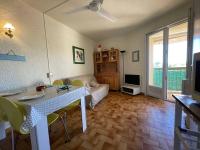 Telewizja i/lub zestaw kina domowego w obiekcie Appartement 2 pièces à Argelès-sur-Mer, 300m de la plage, terrasse, parking, animaux acceptés - FR-1-225-771