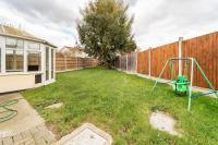 Herní místnost nebo prostor pro děti v ubytování Dwellers Delight Living Ltd Serviced Accommodation, Chigwell, London 3 bedroom House, Upto 7 Guests, Free Wifi & Parking
