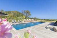 Bazén v ubytovaní Appartements Les Lofts de Sainte-Lucie-de-Porto-Vecchio alebo v jeho blízkosti