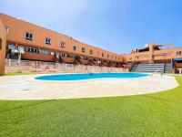 Bazén v ubytování Sun Days Corralejo iRent Fuerteventura nebo v jeho okolí