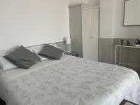 Postel nebo postele na pokoji v ubytování Apartamentos Puerto Sherry