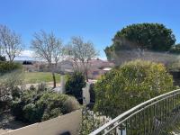 Ogród w obiekcie Les Ecuries - 3 bedroom Gîte with plunge pool near Narbonne & the Canal du Midi