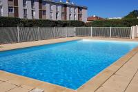 Basen w obiekcie Riviera avec piscine lub w pobliżu