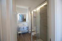 A bathroom at D Suite Fronte Mare