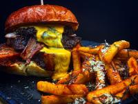 Jídlo v hotelu nebo okolí