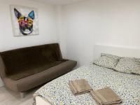 Łóżko lub łóżka w pokoju w obiekcie Appartement 2ème étage 42m2 hyper centre ville / parking gratuit