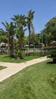 A garden outside Spacious and peaceful apartment Jardin 2