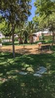 A garden outside Spacious and peaceful apartment Jardin 2