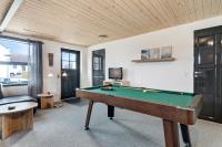 Biliár nebo kulečník v ubytování Large And Newly Renovated Holiday Home In Cozy Ingstrup