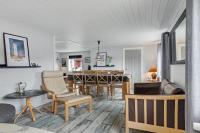 Posezení v ubytování Large And Newly Renovated Holiday Home In Cozy Ingstrup
