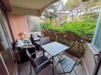 Ogród w obiekcie Appartement au calme (2 à 4 Pers.) avec Piscines + Parking