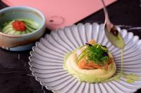 Jídlo v hotelu nebo okolí