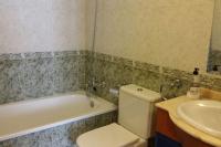 A bathroom at Piso acogedor con Parking