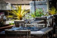 Εστιατόριο ή άλλο μέρος για φαγητό στο Logis du Champ De Mars