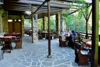 Restaurace v ubytování Семеен Хотел Ажур