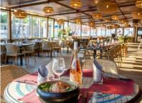 Reštaurácia alebo iné gastronomické zariadenie v ubytovaní Camping Oasis village