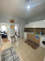 Kuchyň nebo kuchyňský kout v ubytování Acan Apart günlük kiralık ev Ürgüp