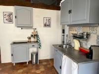 Kuchyňa alebo kuchynka v ubytovaní Maison à proximité de Barbizon / Fontainebleau / A6