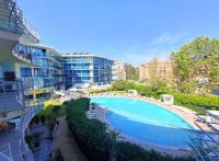 Bazén v ubytování Large apartment in Sunny Beach nebo v jeho okolí