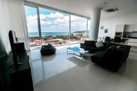 Půdorys ubytování Large Penthouse 3BR with jacuzzi, Best for Kids