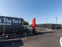 中津市にあるHotel R9 the yard上毛の車輌団地表示駐車場