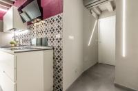 A kitchen or kitchenette at Ortigia's Queen