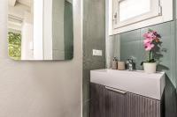A bathroom at Ortigia's Queen