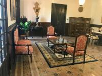 A seating area at La Almedina: Palacio de Foronda