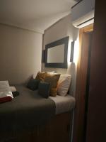 Posteľ alebo postele v izbe v ubytovaní Studio Miramar Suites Malaga