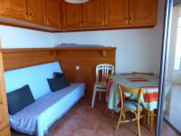Posedenie v ubytovaní Studio centre Le Lavandou avec terrasse et ascenseur - FR-1-308-173