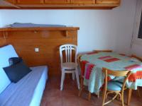 Posedenie v ubytovaní Studio centre Le Lavandou avec terrasse et ascenseur - FR-1-308-173
