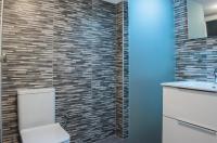 A bathroom at Speranza by halu! Apartment next to Efkleidis metro station
