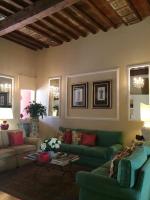 A seating area at Capri Moon Guest House
