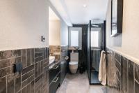 Koupelna v ubytování Stylish 4 suites +patio luxury apartment Gran Via