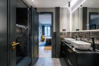 Koupelna v ubytování Stylish 4 suites +patio luxury apartment Gran Via