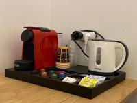 Rothschild 106にあるコーヒーまたはお茶
