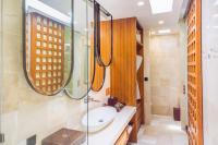Aksari Villa Seminyak by Ini Vie Hospitalityにあるバスルーム
