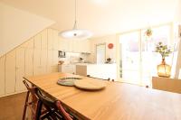Kuchyň nebo kuchyňský kout v ubytování Casa 128 by LovelyStay