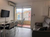 Część wypoczynkowa w obiekcie Appartement moderne, climatisé, quartier calme, proche commodités, avec parking privatif - FR-1-723-17