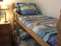 Posteľ alebo postele v izbe v ubytovaní Appartement RDC à 100m de la plage, terrasse, parking, pour 6 personnes, Cap d'Agde - FR-1-723-35