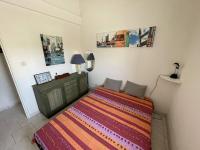 Plán poschodí v ubytovaní Appartement T3 Calme avec Piscine, Tennis, BBQ, Parking & Grande Terrasse dans la Pinède - FR-1-723-47