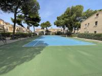 Plán poschodí v ubytovaní Appartement T3 Calme avec Piscine, Tennis, BBQ, Parking & Grande Terrasse dans la Pinède - FR-1-723-47