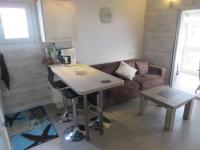 Posedenie v ubytovaní Bel appart neuf proche plage Richelieu, 6 pers, parking inclus - FR-1-723-79