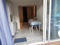 Plán poschodí v ubytovaní Appartement en Rez-de-Jardin: Piscine, Calme, Pinède, Parking, Terrasse, Proche Plage, BBQ - FR-1-723-84